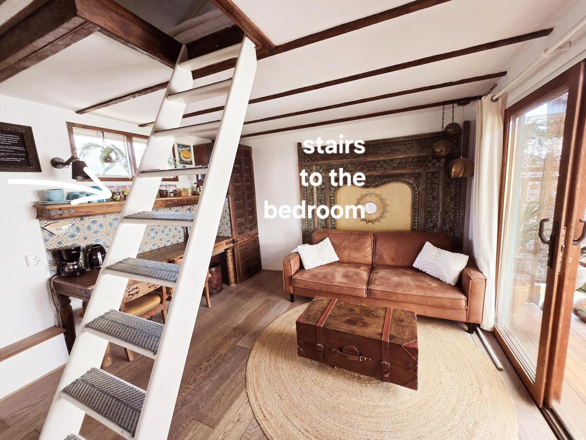 House Boat With Waterfront Terrace Guest house Amsterdam